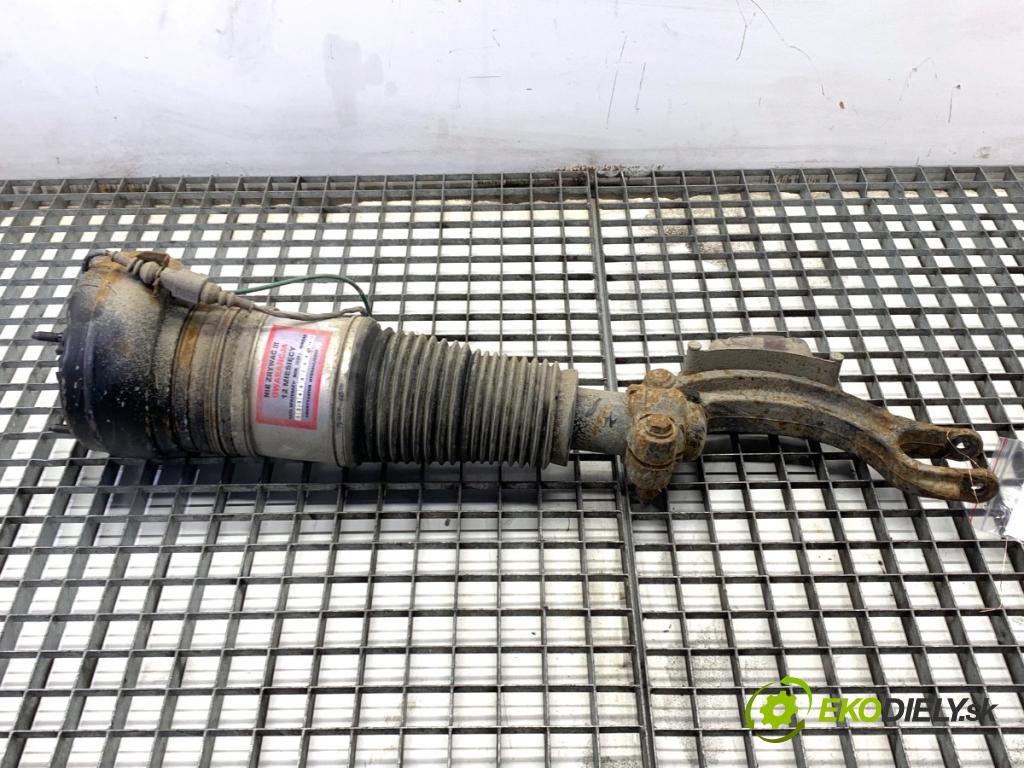 AUDI A8 D4 sedan 2015 368 kW 6.3 W12 quattro 6299 Tlmič pravy predný 