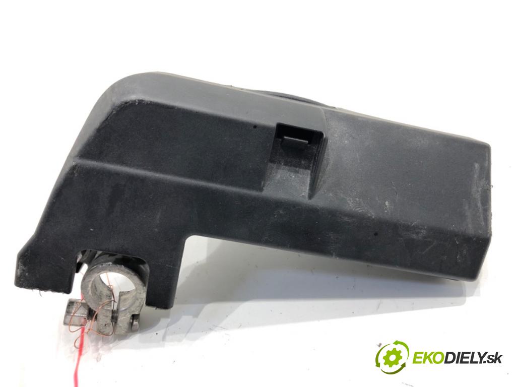 AUDI A8 D4 sedan 2015 368 kW 6.3 W12 quattro 6299 svorka plus 8J0915459