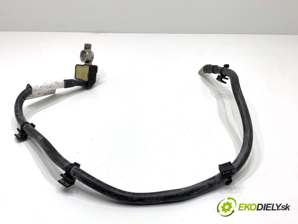 AUDI A8 D4 sedan 2015 368 kW 6.3 W12 quattro 6299 svorka MINUS: 4H0915181F