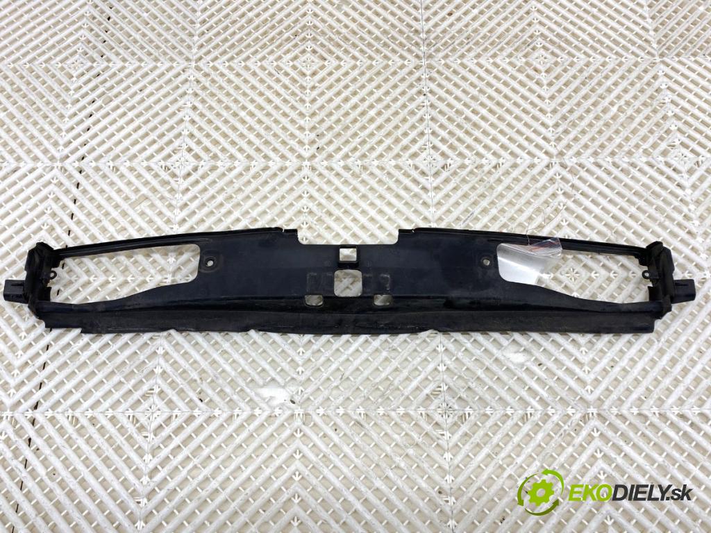 AUDI A8 D4 sedan 2015 368 kW 6.3 W12 quattro 6299 volant vzduchu 4H0121333C