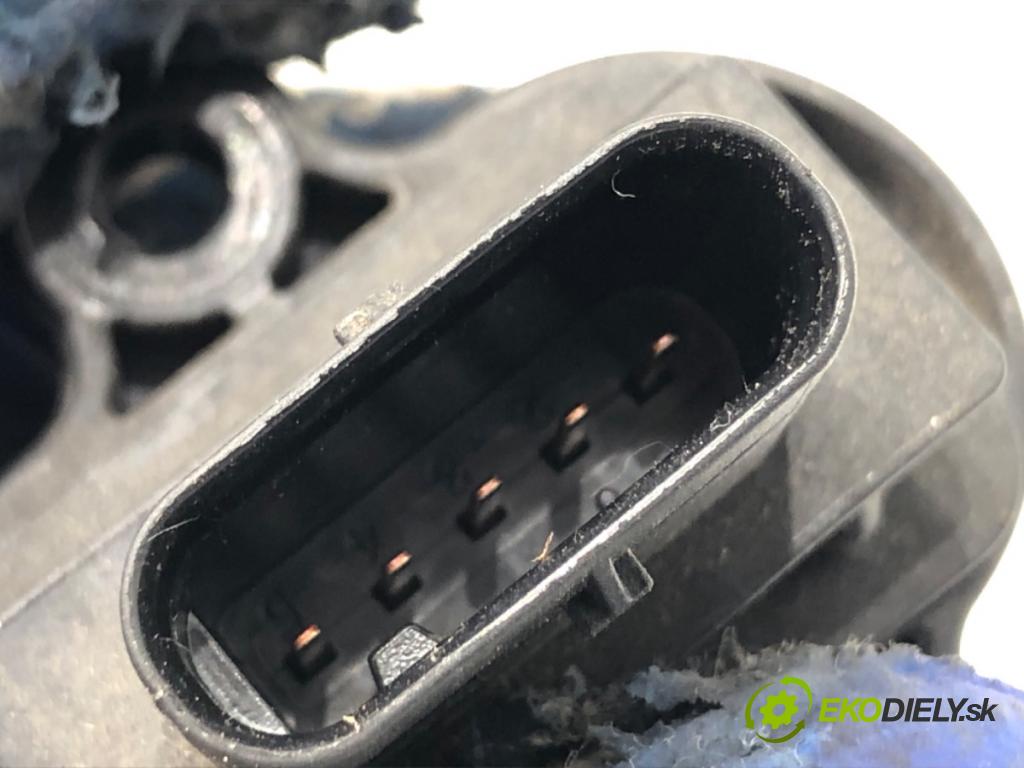 AUDI A8 D4 sedan 2015 368 kW 6.3 W12 quattro 6299 váha vzduchu 0280218256 (Snímač hmotnosti vzduchu)