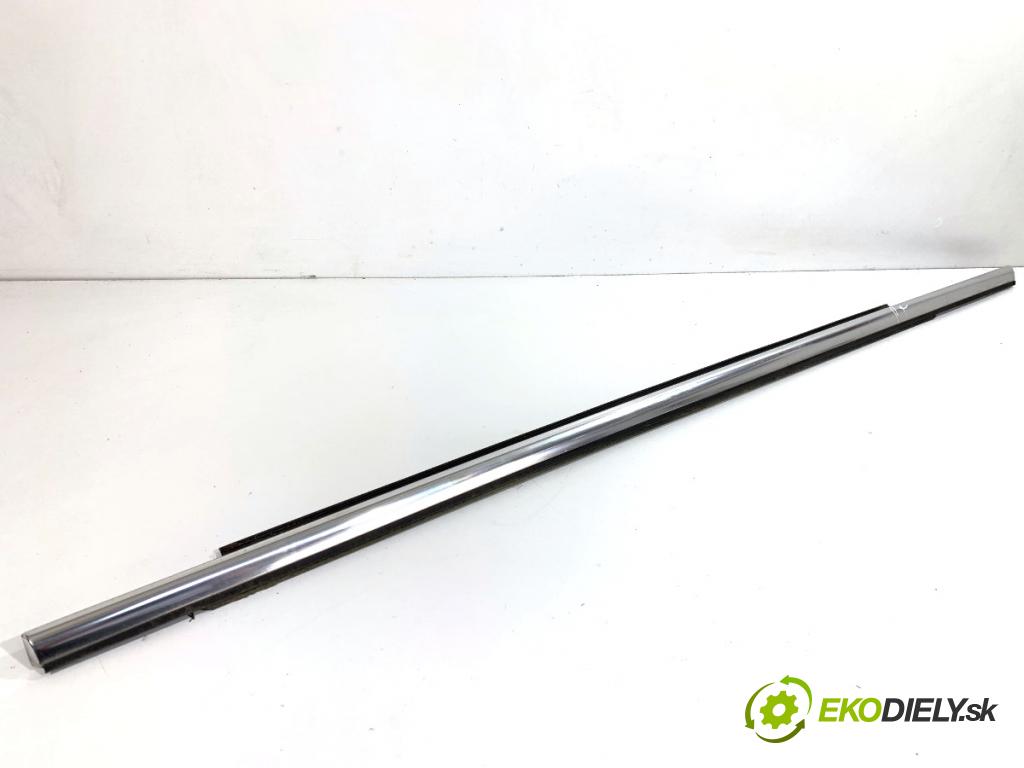 AUDI A8 D4 sedan 2015 368 kW 6.3 W12 quattro 6299 lišta Sbírání: zadní část pravý 4H4853764C