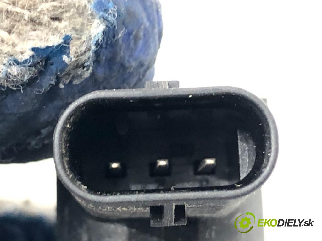 AUDI A8 D4 sedan 2015 368 kW 6.3 W12 quattro 6299 Snímač PDC 1S0919275C