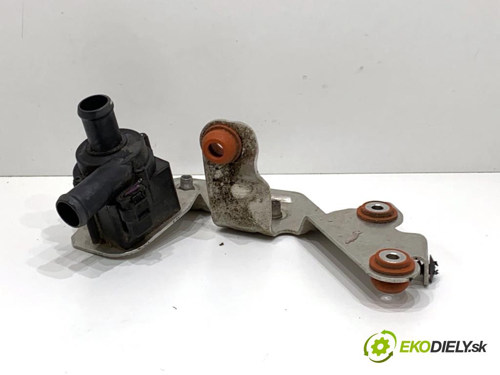 AUDI A8 D4 sedan 2015 368 kW 6.3 W12 quattro 6299 DALŠÍ: Pumpa vody 059121012A (Vodná pumpa)