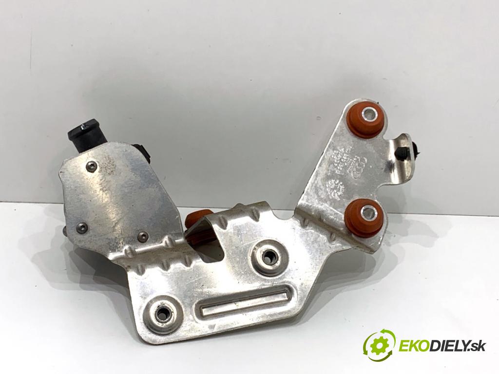 AUDI A8 D4 sedan 2015 368 kW 6.3 W12 quattro 6299 DALŠÍ: Pumpa vody 059121012A (Vodná pumpa)