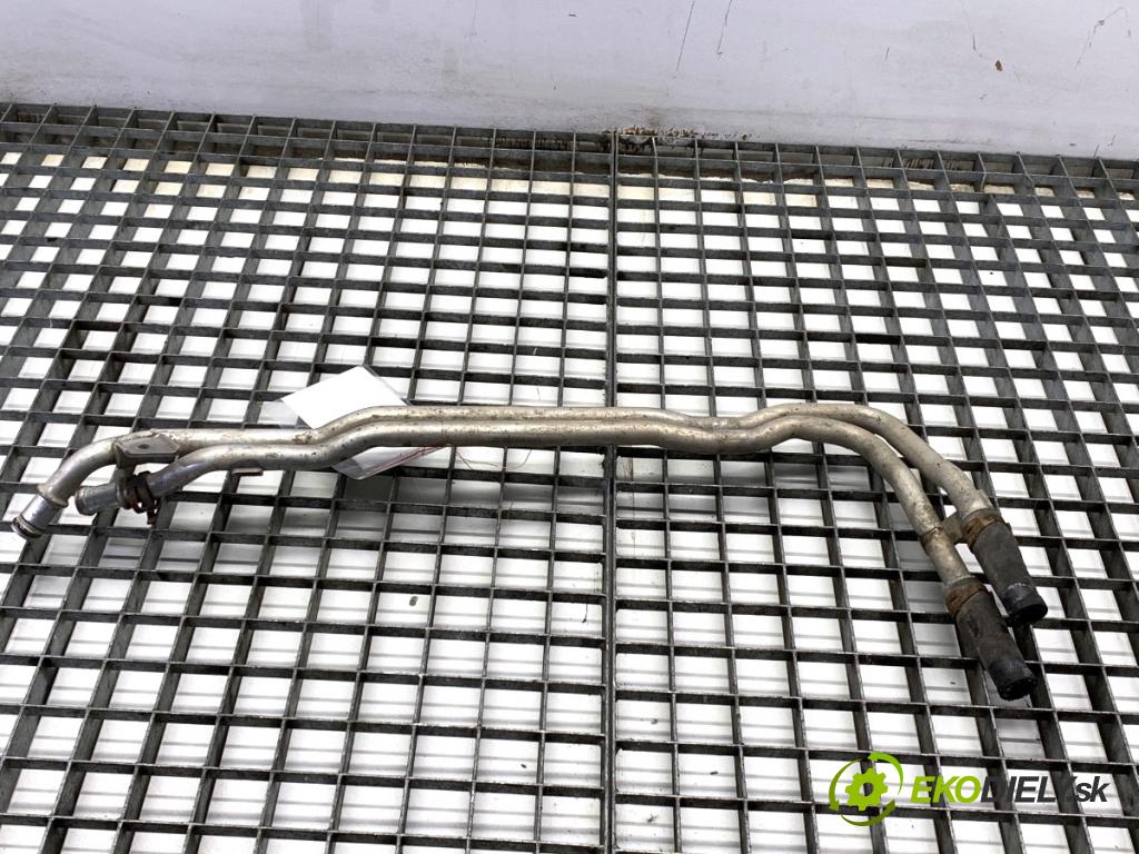 AUDI A8 D4 sedan 2015 368 kW 6.3 W12 quattro 6299 Rúra vody 4H0121064A