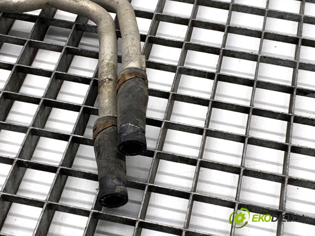 AUDI A8 D4 sedan 2015 368 kW 6.3 W12 quattro 6299 Rúra vody 4H0121064A