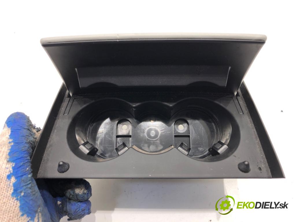 AUDI A8 D4 sedan 2015 368 kW 6.3 W12 quattro 6299 Držiak na nápoje 4H4862523A (Držiak (úchyt) na nápoje)