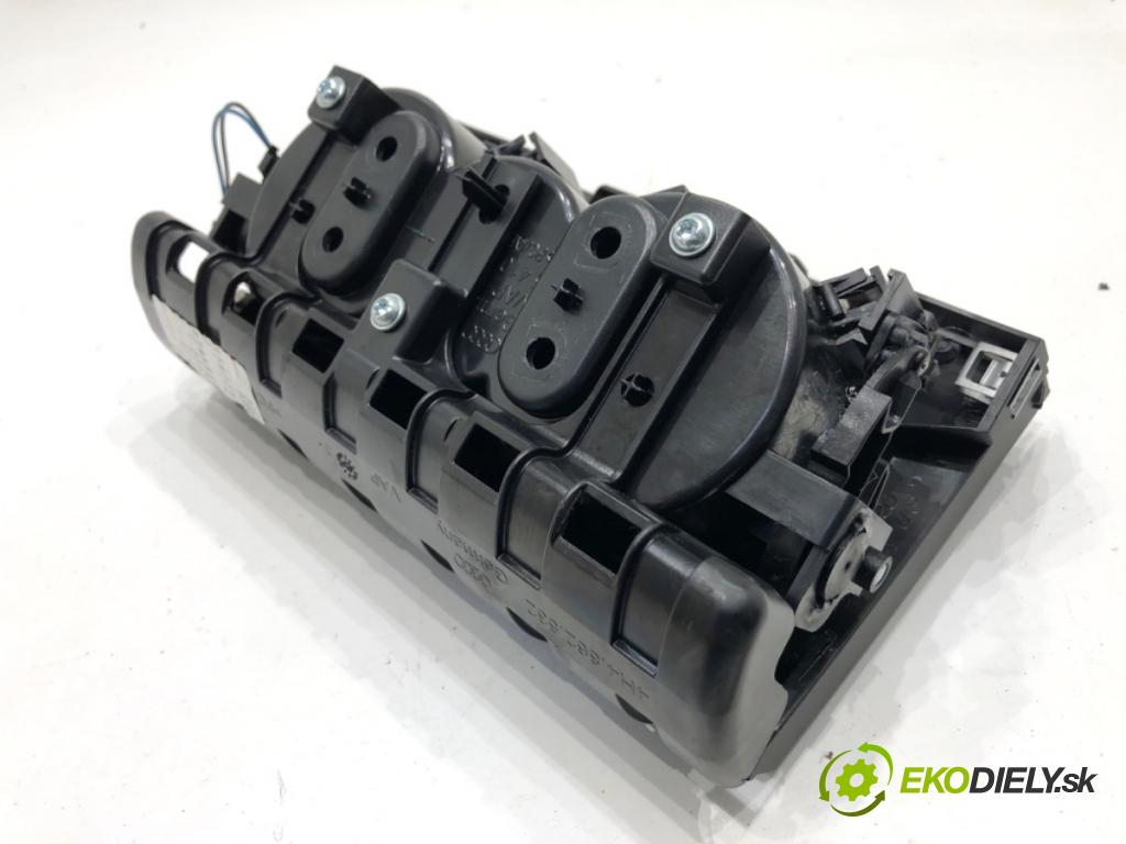 AUDI A8 D4 sedan 2015 368 kW 6.3 W12 quattro 6299 Držiak na nápoje 4H4862523A (Držiak (úchyt) na nápoje)