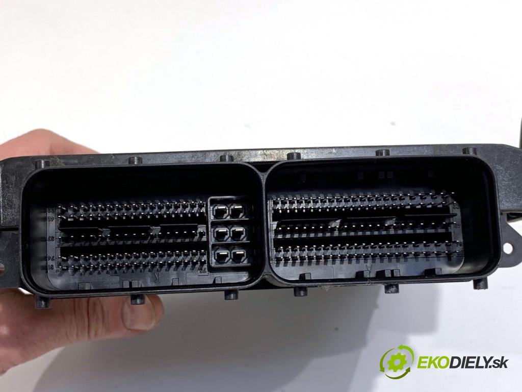 AUDI A8 D4 sedan 2015 368 kW 6.3 W12 quattro 6299 riadiaca jednotka Motor 07P986827C (Riadiaca jednotka)