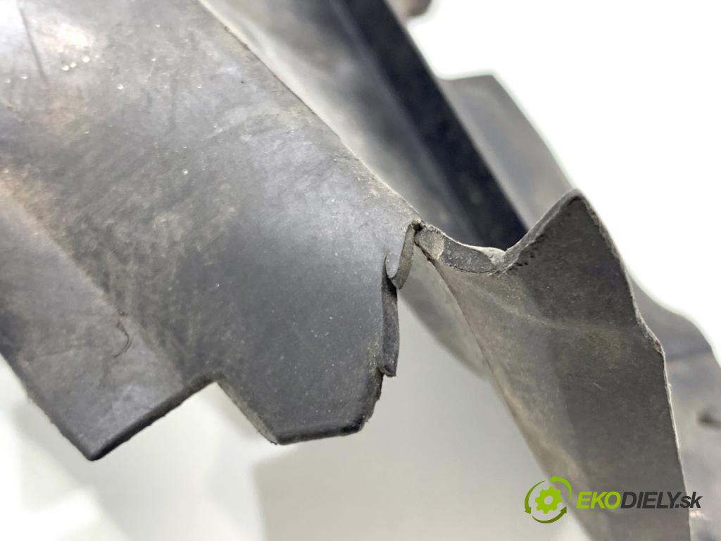 AUDI A8 D4 sedan 2015 368 kW 6.3 W12 quattro 6299 volant vzduchu 4H0121284B