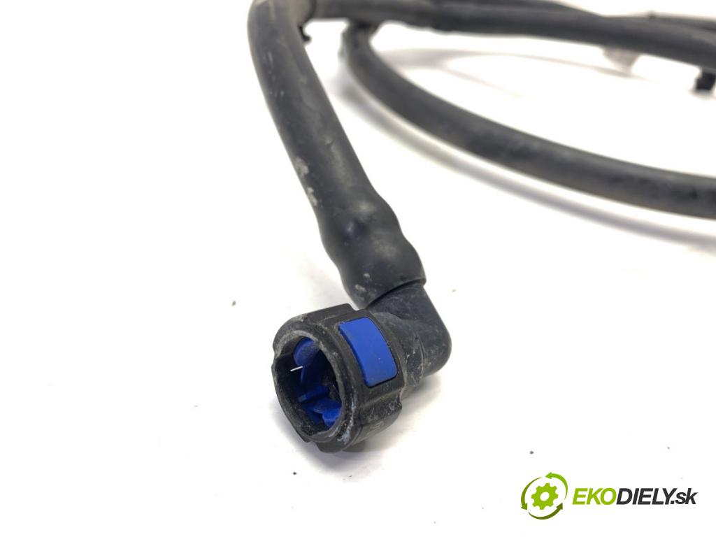 AUDI A8 D4 sedan 2015 368 kW 6.3 W12 quattro 6299 Rúrka ostrekovačov svetiel XENON 4H0955970F