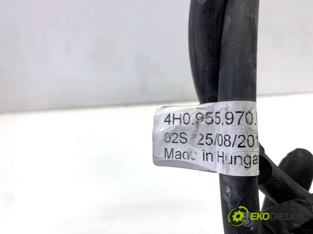 AUDI A8 D4 sedan 2015 368 kW 6.3 W12 quattro 6299 Rúrka ostrekovačov svetiel XENON 4H0955970F