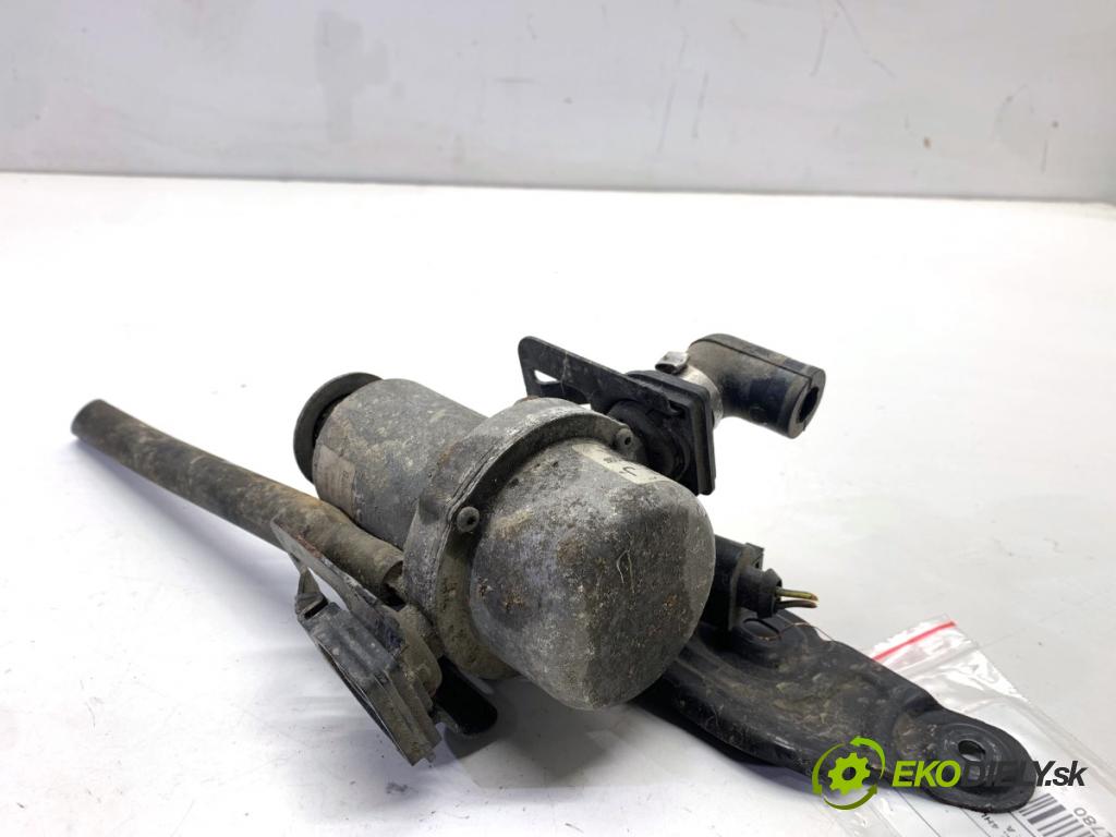 AUDI A8 D4 sedan 2015 368 kW 6.3 W12 quattro 6299 Pumpa brzdová vákuová 8E0927317J