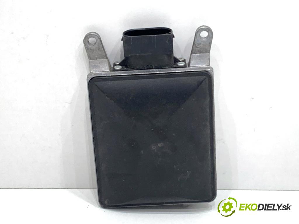 AUDI A8 D4 sedan 2015 368 kW 6.3 W12 quattro 6299 ASISTENT: PASA rýchlosti 4H0907568F