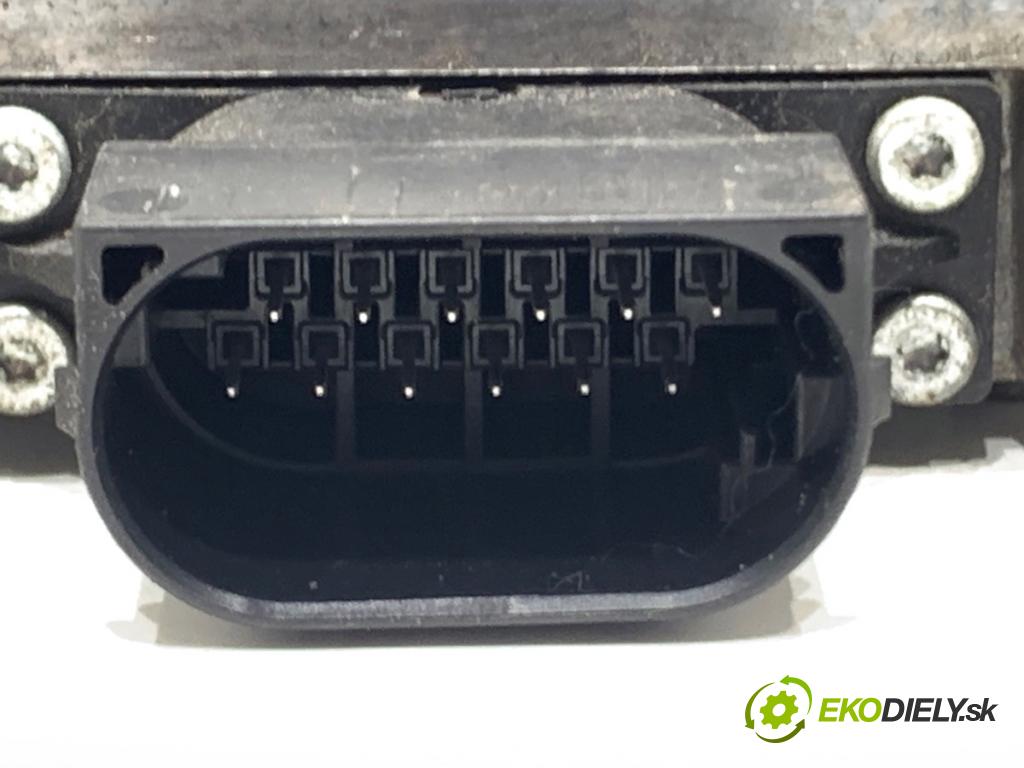 AUDI A8 D4 sedan 2015 368 kW 6.3 W12 quattro 6299 ASISTENT: PASA rýchlosti 4H0907568F