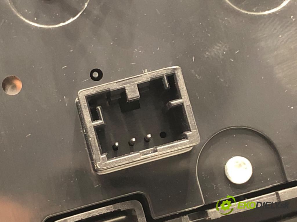 AUDI A8 D4 sedan 2015 368 kW 6.3 W12 quattro 6299 Prepínač nastavenia sedačky 4H1959819E