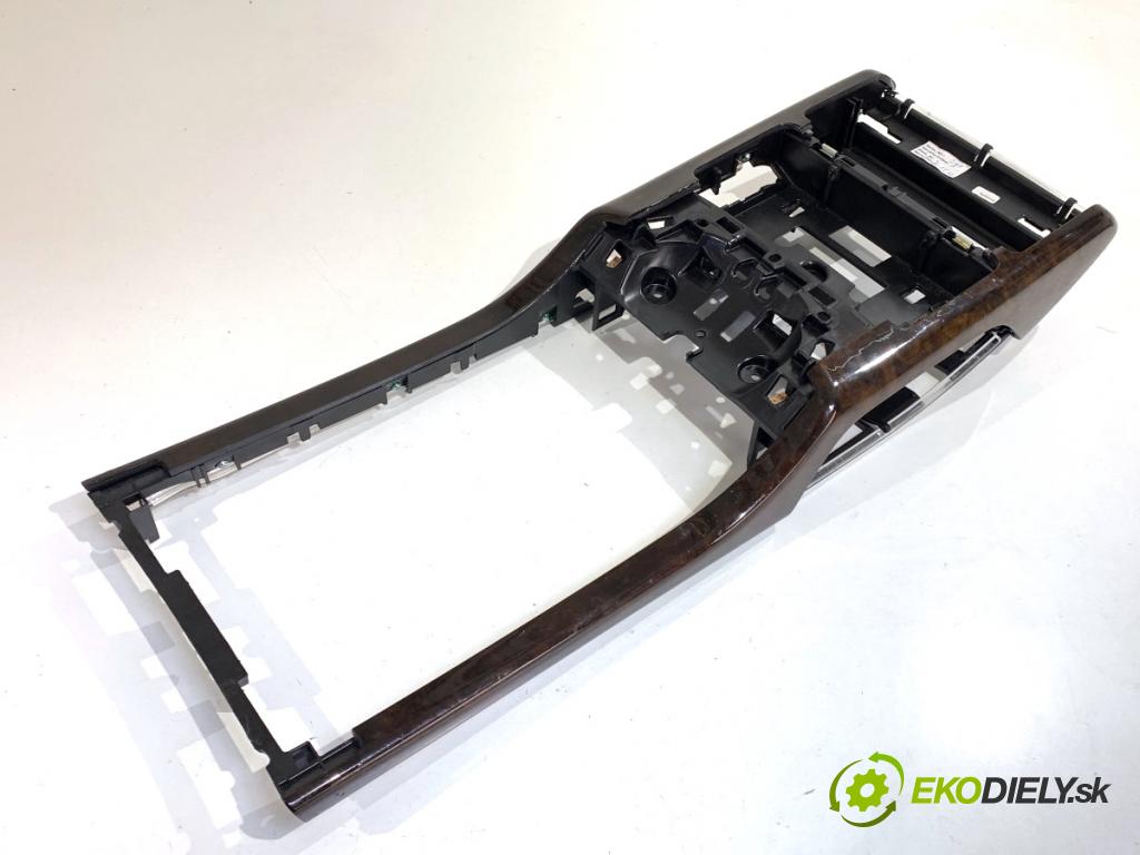 AUDI A8 D4 sedan 2015 368 kW 6.3 W12 quattro 6299 kryt TUNEL: stredového 