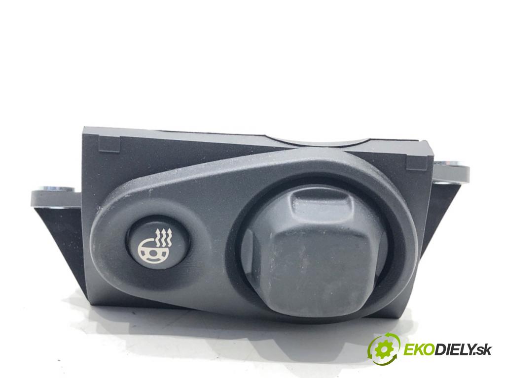 AUDI A8 D4 sedan 2015 368 kW 6.3 W12 quattro 6299 přepínač nastavení volantu 4H0953551A (Páčky pod volantem)