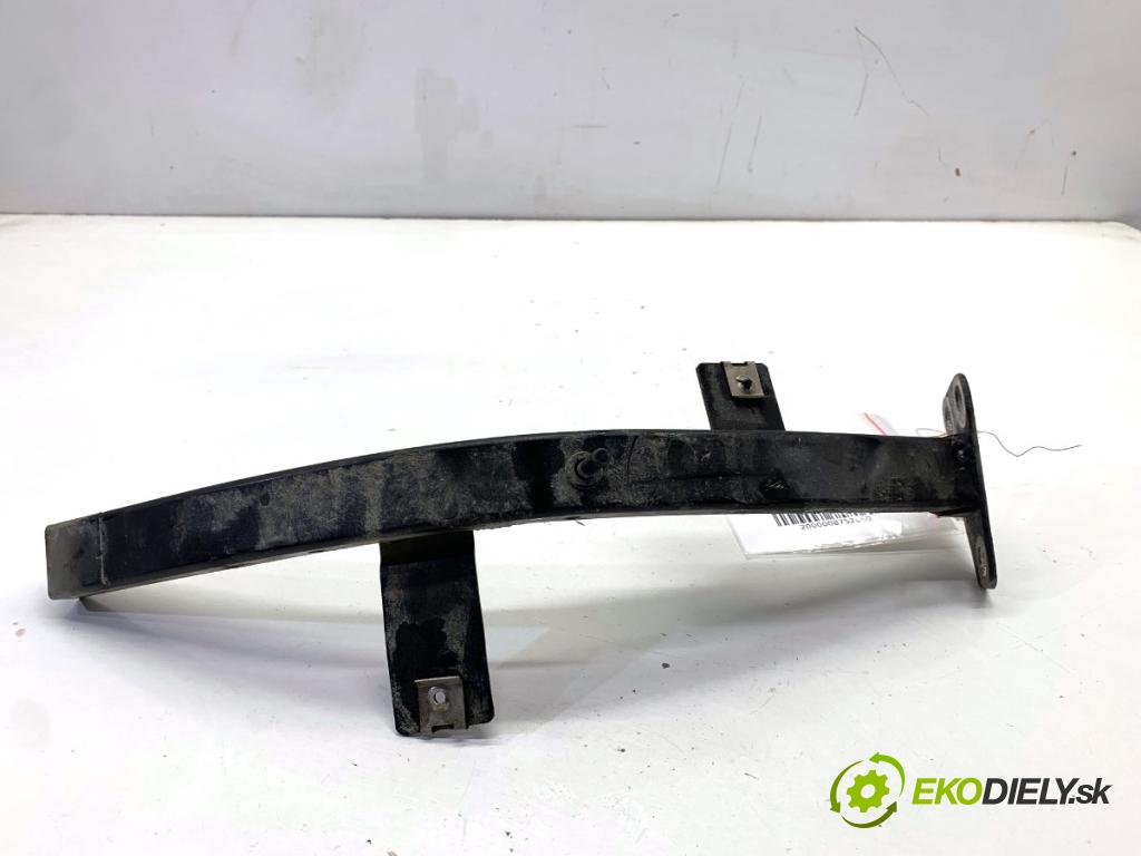 AUDI A8 D4 sedan 2015 368 kW 6.3 W12 quattro 6299 držák blatníka levý 4H0821394