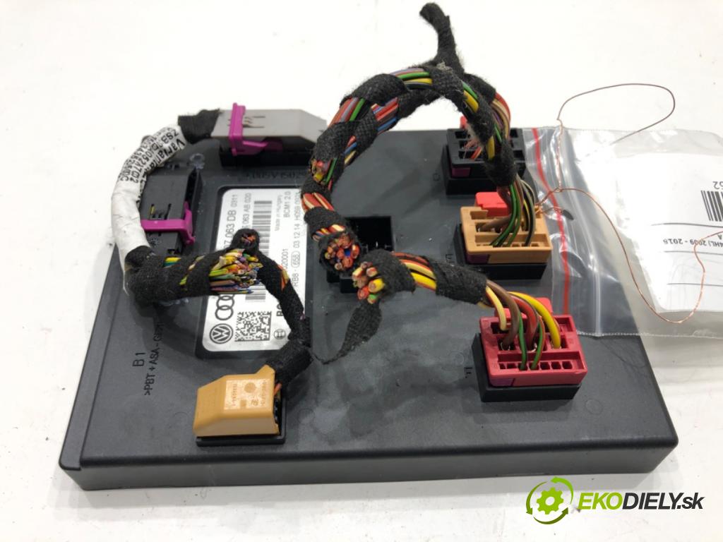 AUDI A8 D4 sedan 2015 368 kW 6.3 W12 quattro 6299 modul komfortu 4H0907063DB (Komfortní modul)