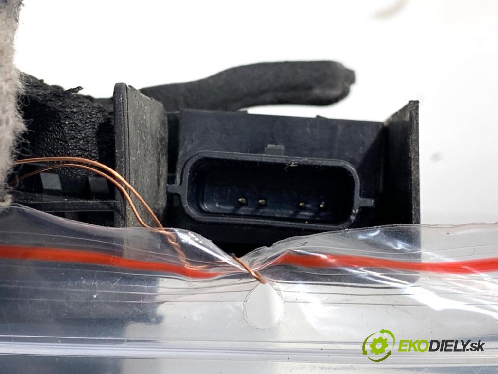 RENAULT TALISMAN sedan 2017 110 kW 1.6 TCe 150 1618 zámok Dvere ľavy zad 16943028