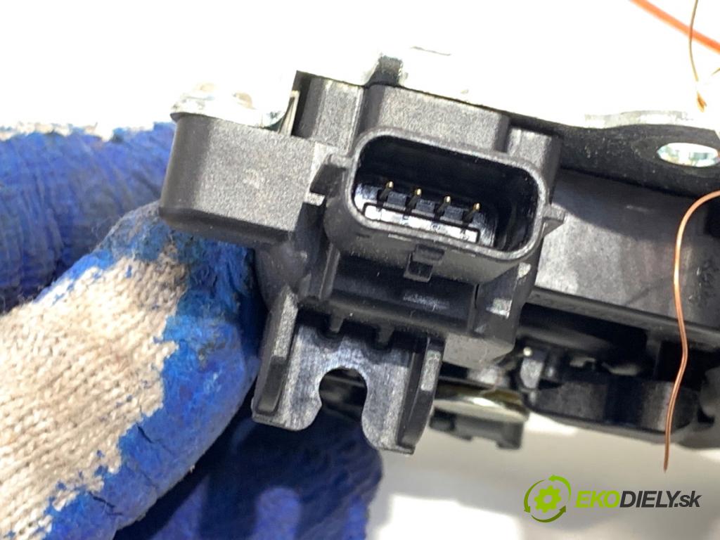 RENAULT TALISMAN sedan 2017 110 kW 1.6 TCe 150 1618 zámok dverí zad