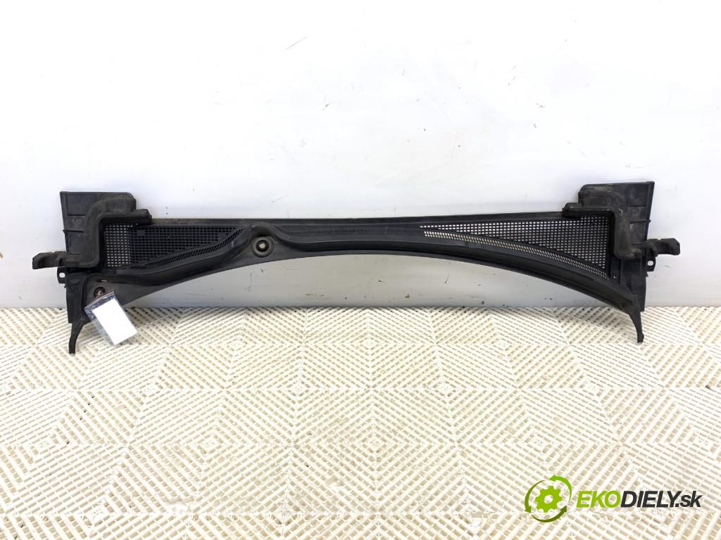 RENAULT TALISMAN sedan 2017 110 kW 1.6 TCe 150 1618 torpédo plast pod čelní okno 668115104R (Plast pod čelním sklem)