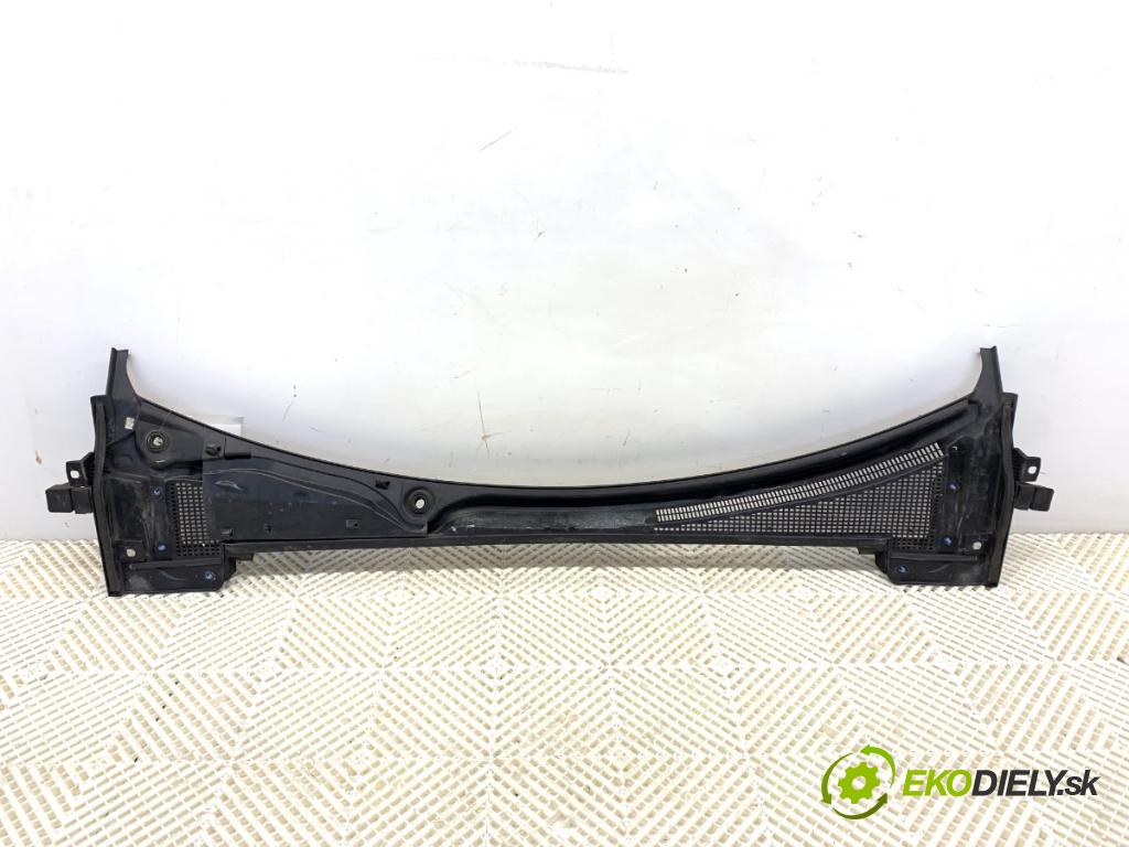 RENAULT TALISMAN sedan 2017 110 kW 1.6 TCe 150 1618 Torpédo, plast pod čelné okno 668115104R (Torpédo (plast pod čelným sklom))