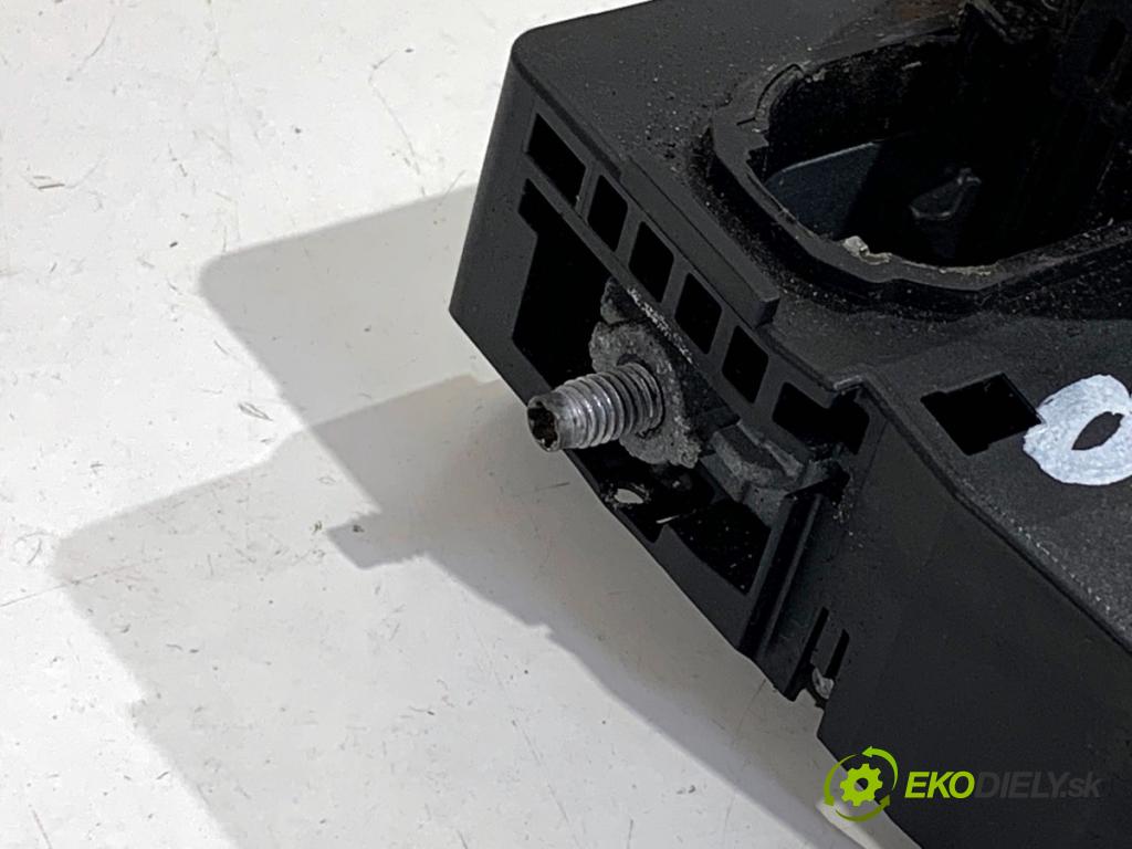 RENAULT TALISMAN sedan 2017 110 kW 1.6 TCe 150 1618 Kľučka vonkajšia pravy predný 806067663R