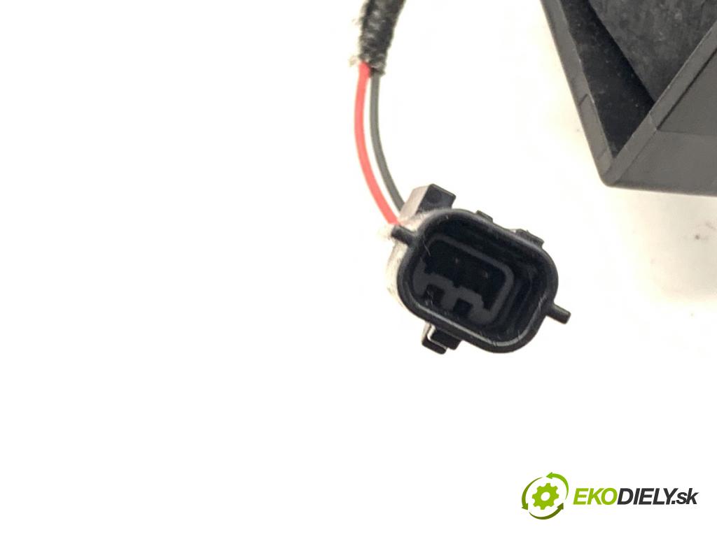 RENAULT TALISMAN sedan 2017 110 kW 1.6 TCe 150 1618 Kľučka vonkajšia pravy zad 806067663R