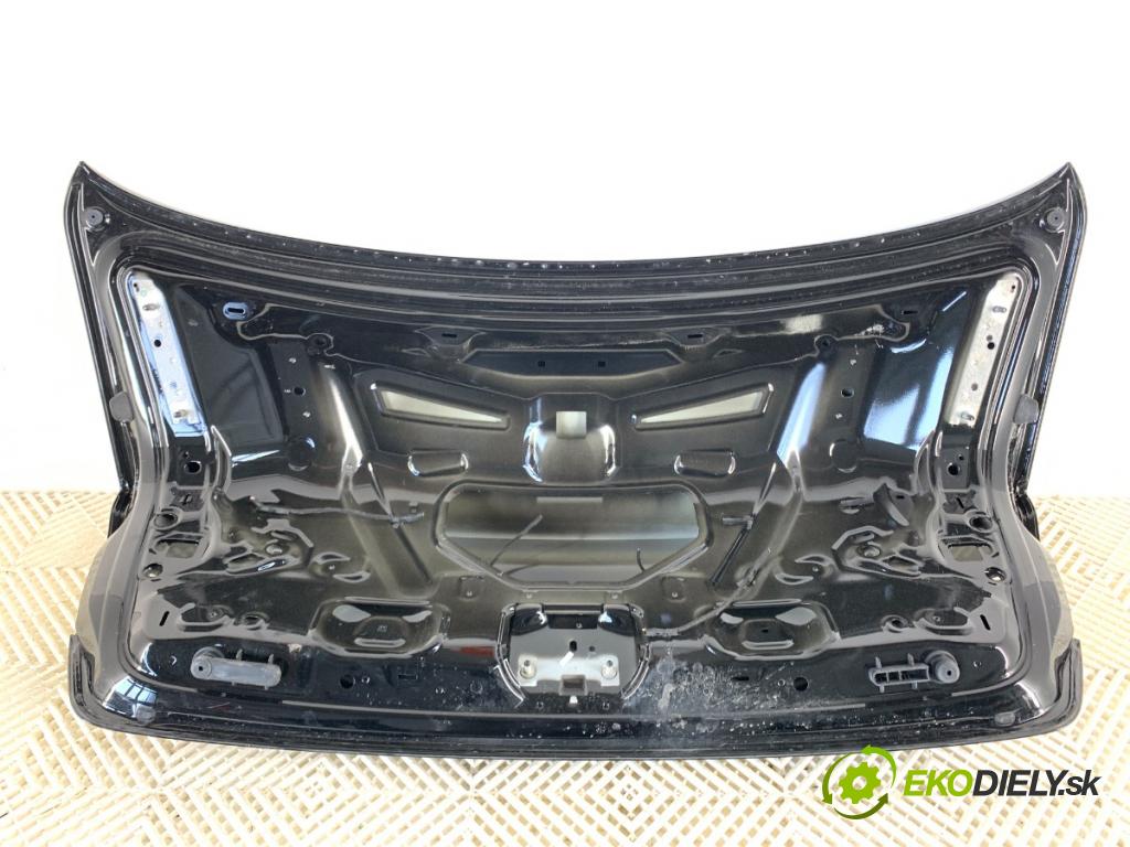 AUDI A4 B9 sedan 2018 185 kW 2.0 TFSI quattro 1984 kapota zadní část LY9T