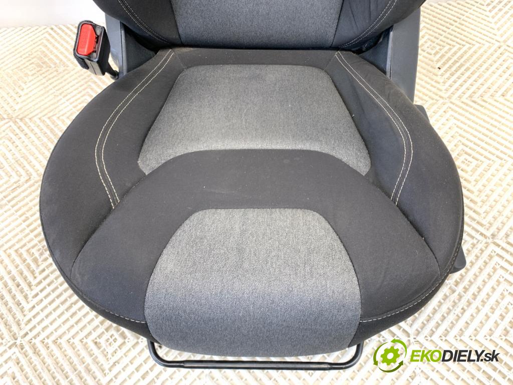 JEEP CHEROKEE KL SUV 2014 125 kW 2.0 CRD 4x4 1956 sedadlo levý přední část