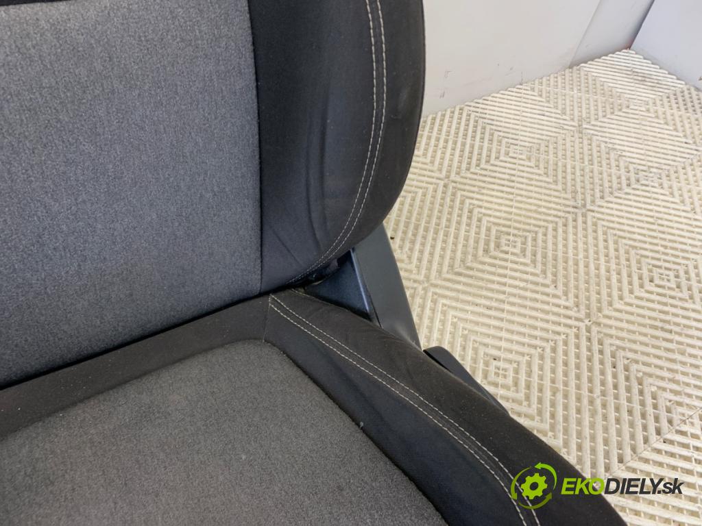 JEEP CHEROKEE KL SUV 2014 125 kW 2.0 CRD 4x4 1956 sedadlo levý přední část