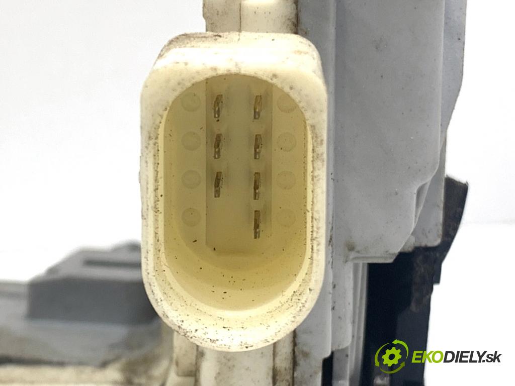 AUDI A5 8T coupe 2007 140 kW 2.7 TDI 2698 zámok Dvere pravy predný 8J1837016A