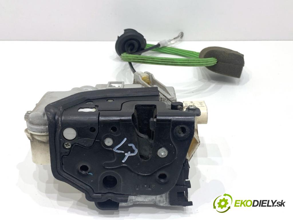 AUDI A5 8T coupe 2007 140 kW 2.7 TDI 2698 zámok Dvere ľavy predný 8J1837015A