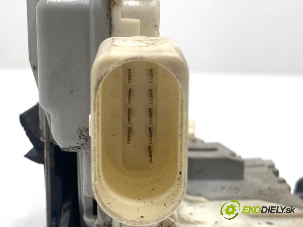 AUDI A5 8T coupe 2007 140 kW 2.7 TDI 2698 zámok Dvere ľavy predný 8J1837015A