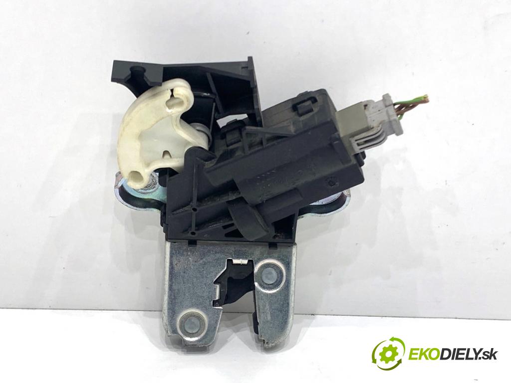 AUDI A5 8T coupe 2007 140 kW 2.7 TDI 2698 zámok dverí zad 4F5827505D