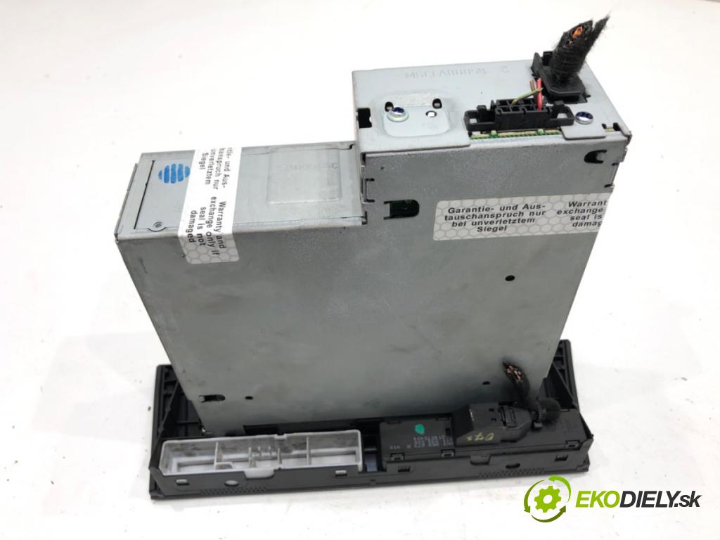 AUDI A5 8T coupe 2007 140 kW 2.7 TDI 2698 RADIO 8T1035110B (Audio zariadenie)