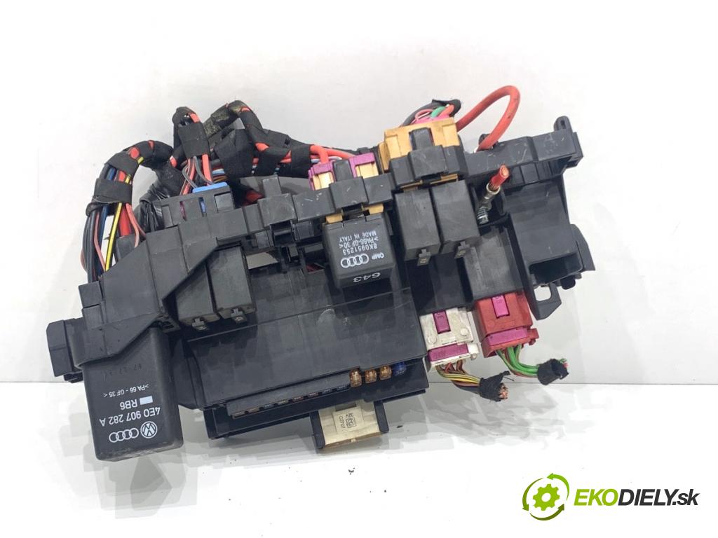 AUDI A5 8T coupe 2007 140 kW 2.7 TDI 2698 skříňka poistková 8K1937503 (Pojistková skříňka)