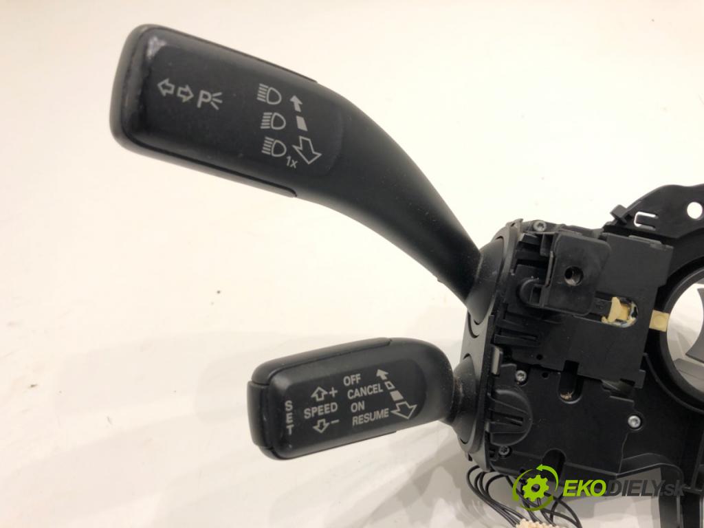 AUDI A5 8T coupe 2007 140 kW 2.7 TDI 2698 Prepínač kombinovaný 8K0953502D (Prepínacie páčky pod volantom)