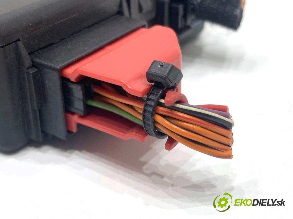 AUDI A5 8T coupe 2007 140 kW 2.7 TDI 2698 Modul GATEWAY 8T0907468F