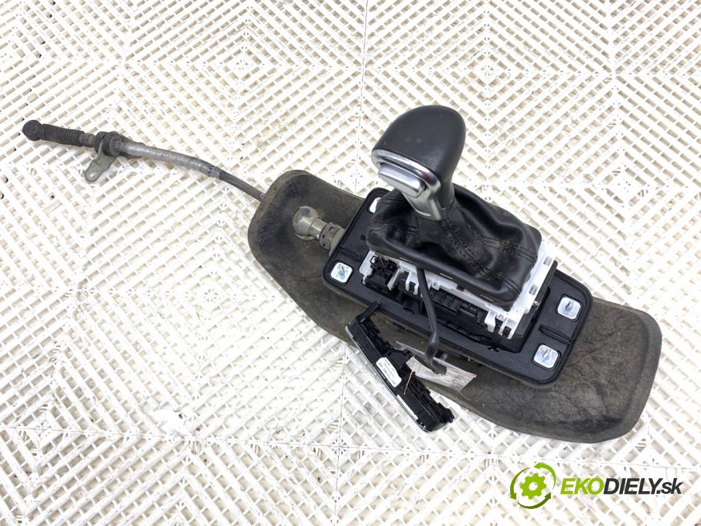 AUDI A5 8T coupe 2007 140 kW 2.7 TDI 2698 kulisa 8K1713041F (Řadicí páka (kulisa) )