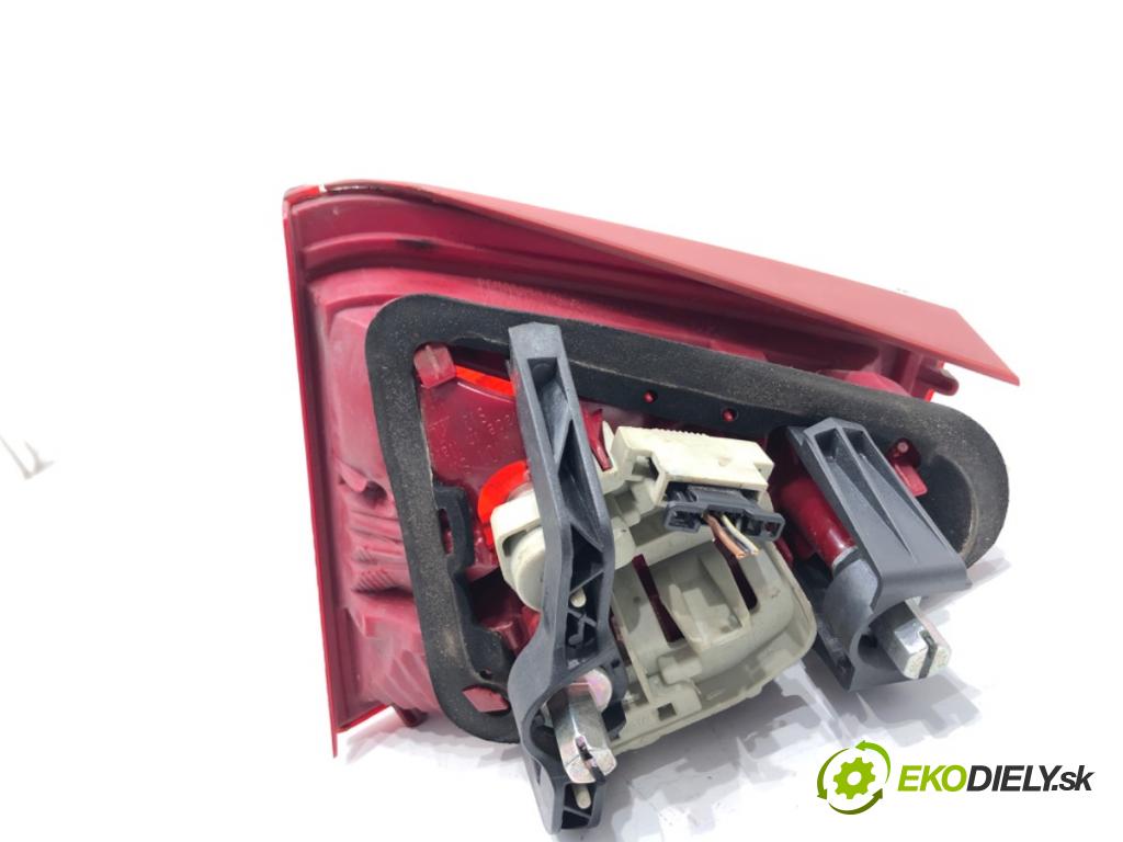 AUDI A5 8T coupe 2007 140 kW 2.7 TDI 2698 Svetlo zad ľavá strana vnútorná 8T0945093 (Kľučka dverí ostatné)