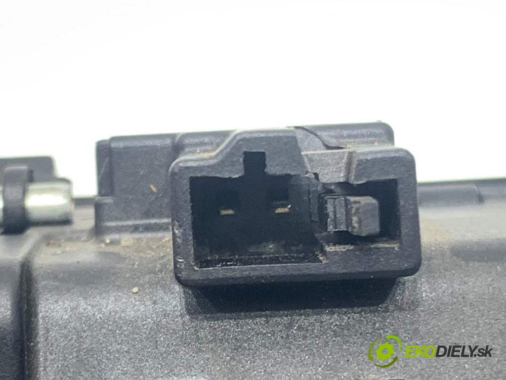 AUDI A5 8T coupe 2007 140 kW 2.7 TDI 2698 KAMERA ZPĚT: 5N0827566C