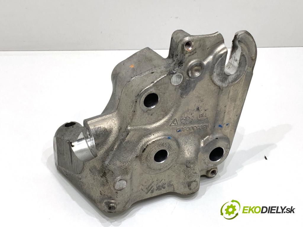 TOYOTA PROACE Autobus 2024 130 kW 2.0 D4d (MDZ6) 1997 Držiak Motor 9805300680