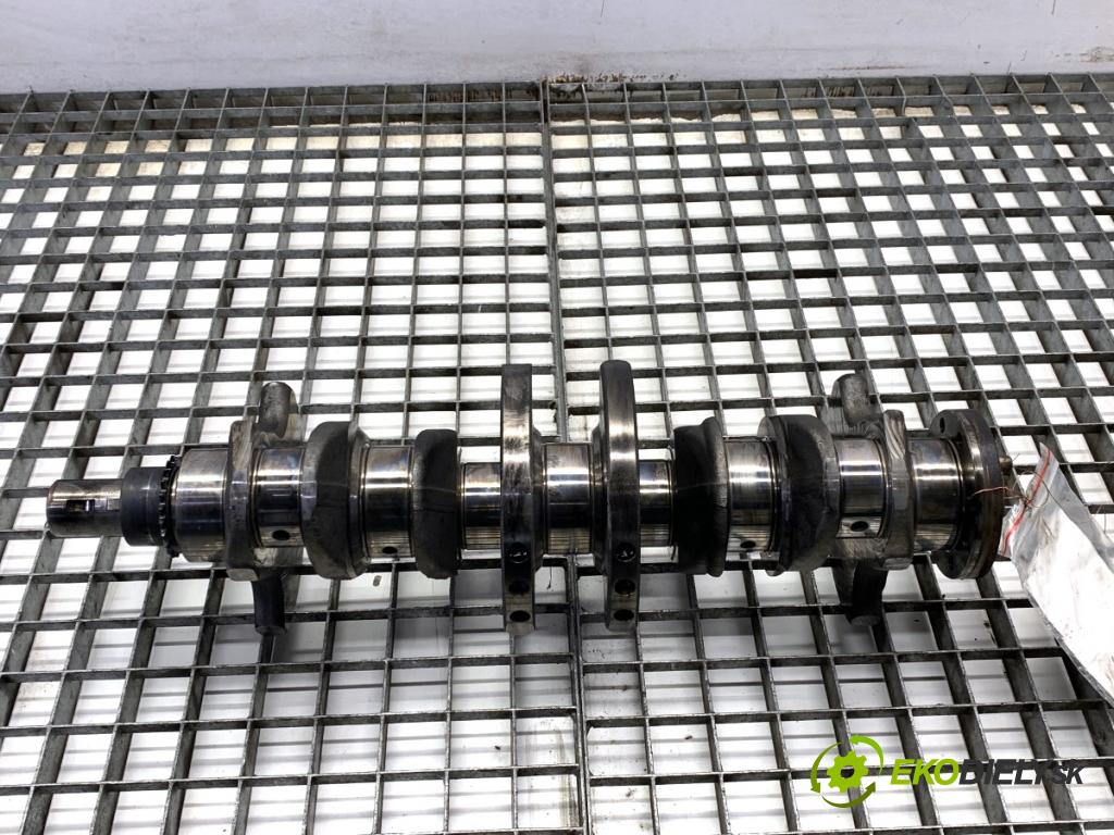 TOYOTA PROACE Autobus 2024 130 kW 2.0 D4d (MDZ6) 1997 kardaň hřídel KORBOVÝ:  (Blok motoru ostatní)