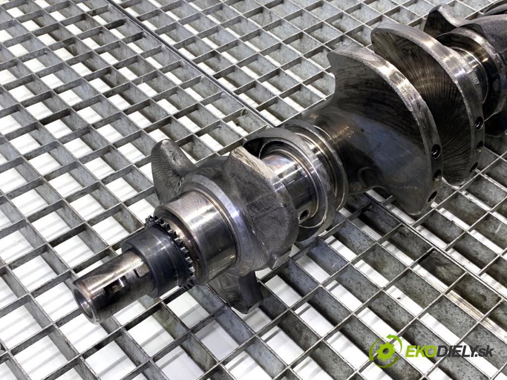 TOYOTA PROACE Autobus 2024 130 kW 2.0 D4d (MDZ6) 1997 Kardaň, hriadeľ KLIKA:  (Blok motora ostatné)