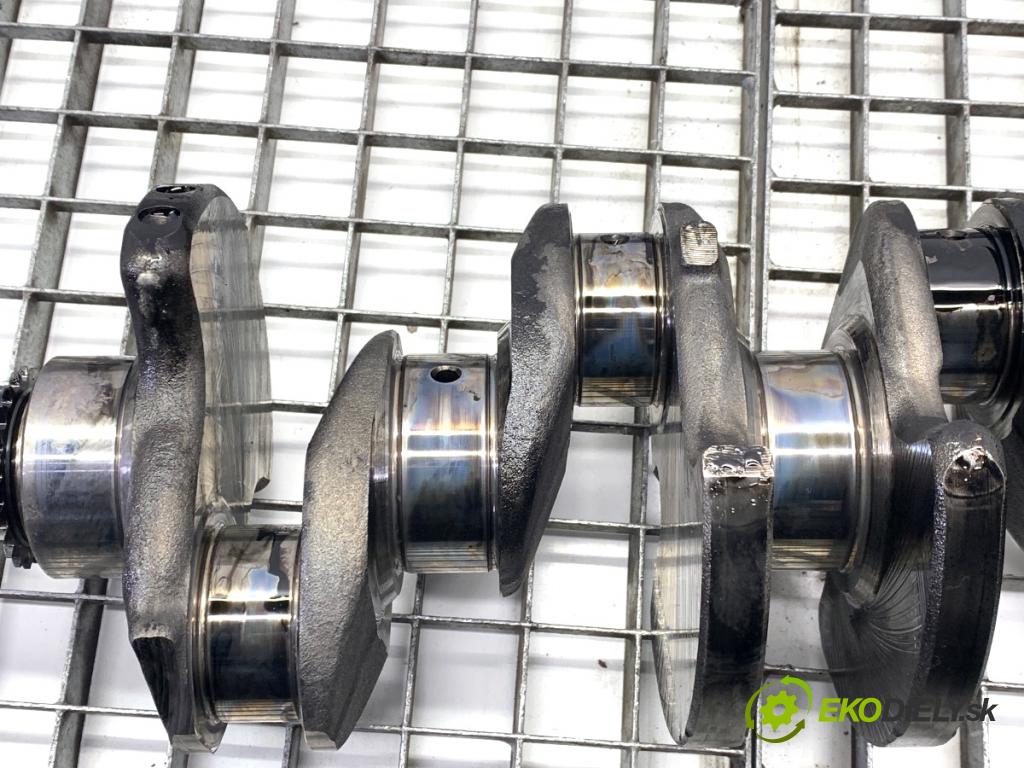 TOYOTA PROACE Autobus 2024 130 kW 2.0 D4d (MDZ6) 1997 Kardaň, hriadeľ KLIKA:  (Blok motora ostatné)