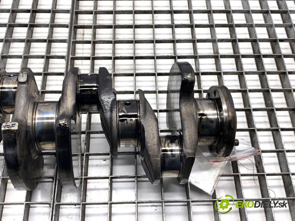 TOYOTA PROACE Autobus 2024 130 kW 2.0 D4d (MDZ6) 1997 Kardaň, hriadeľ KLIKA:  (Blok motora ostatné)